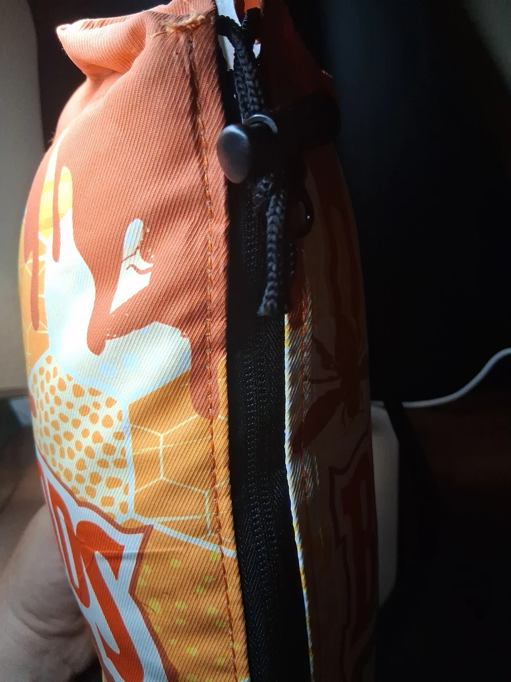Honey com Graphic Backwoods Glass protecting puffer bag